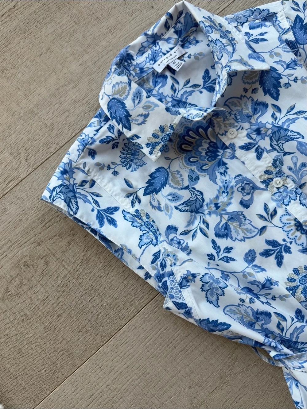 Avara Current Air White and Blue Floral Tiered Shirtwaist Dress - Picture 5 of 8